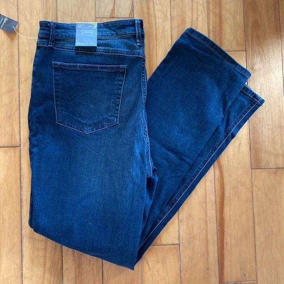 Girlfriend Jeans - Picture 2 of 9